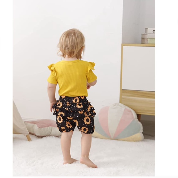 NEW Adorable Baby Girl's Romper Set Size 3-6 Months (3 Pieces) - Picture 3 of 5